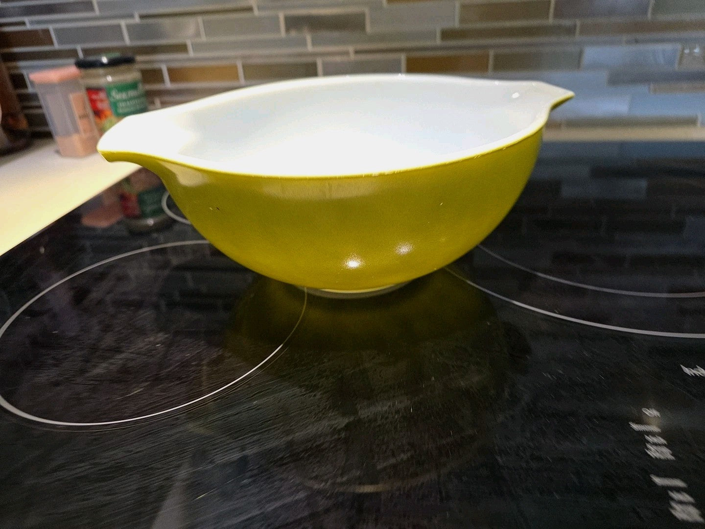 Vintage PYREX #443 Green nesting 8 3/4" MIXING BOWL 2.5 qt  Handle Ovenware USA