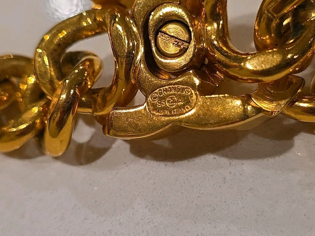 CHANEL 95A Iconic Gold Plated Logo CC Turnlock Thick Curb Chain Choker