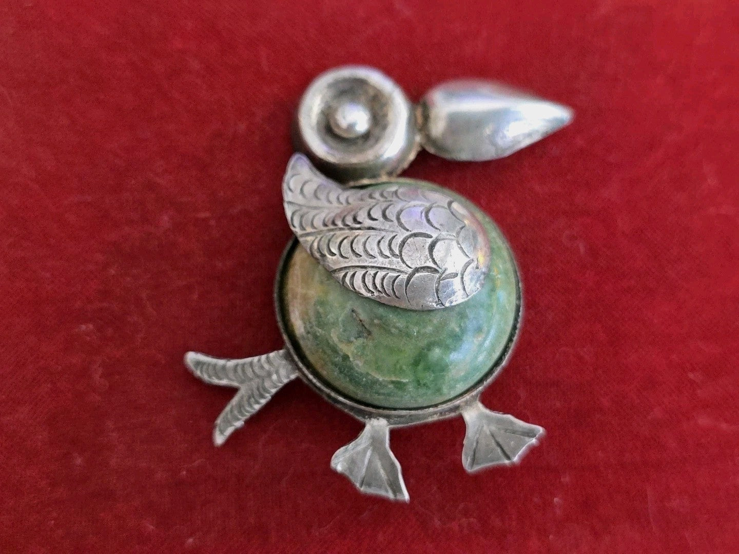 Vintage Mexican Handmade TUCAN Bird Jade Etched 925 Sterling Silver Brooch