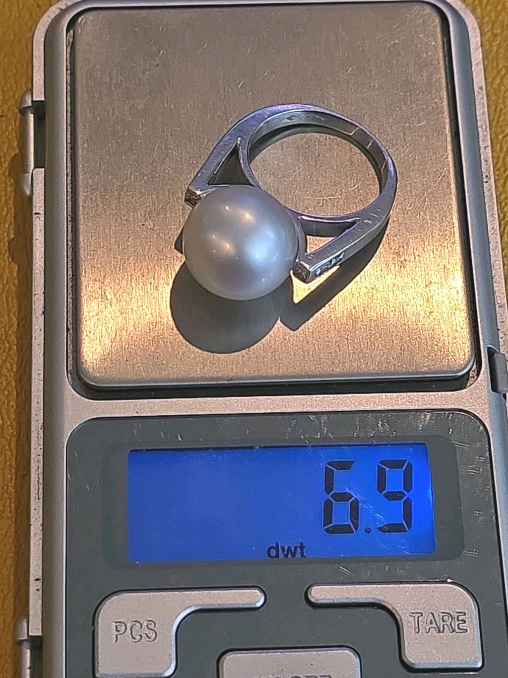 750 White 18k Gold Huge South Sea Pearl With Diamonds