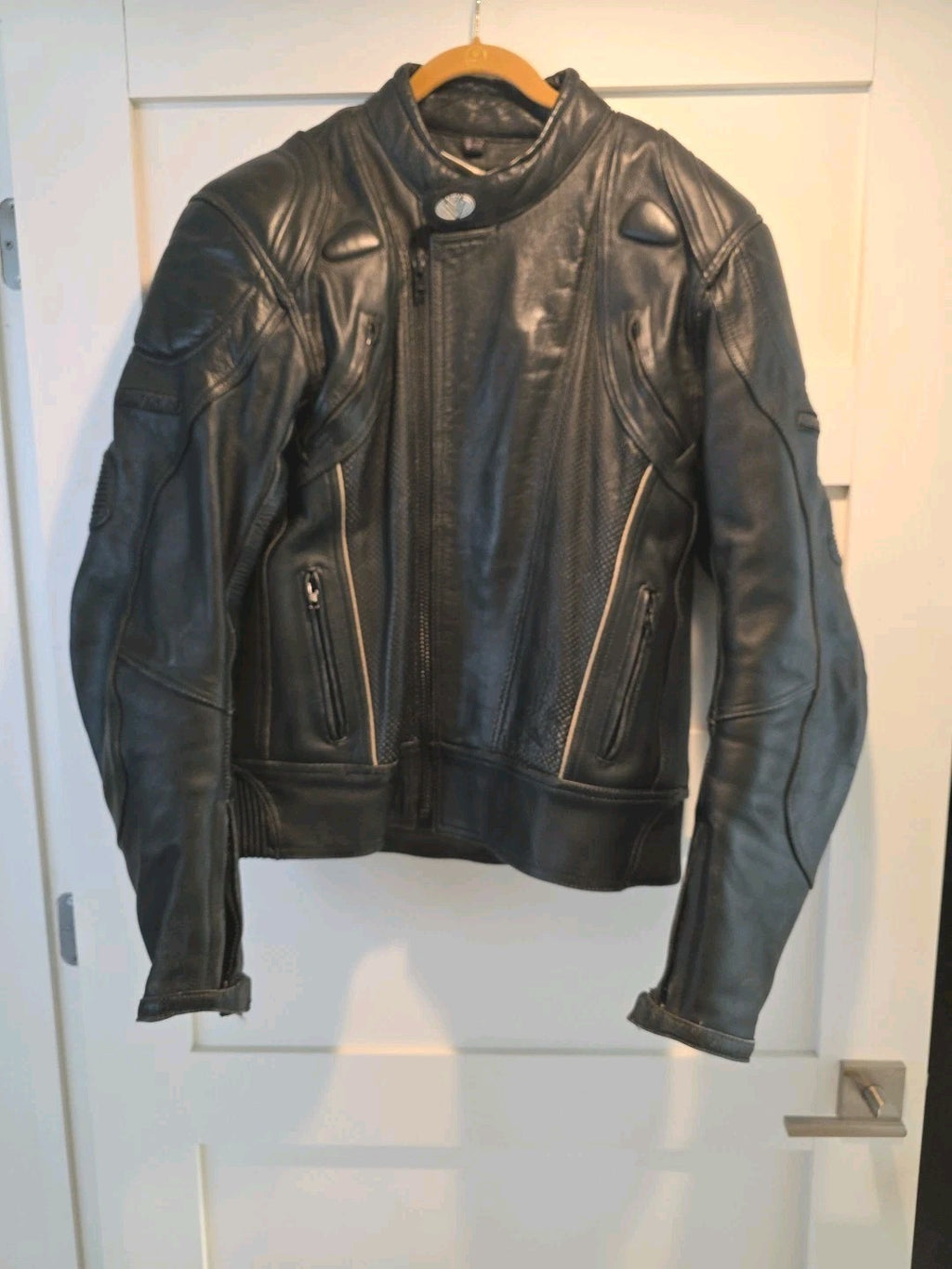 Vintage Frank Thomas Leather Jacket Size UK 48, EUR 58, MEDIUM Padded Nice