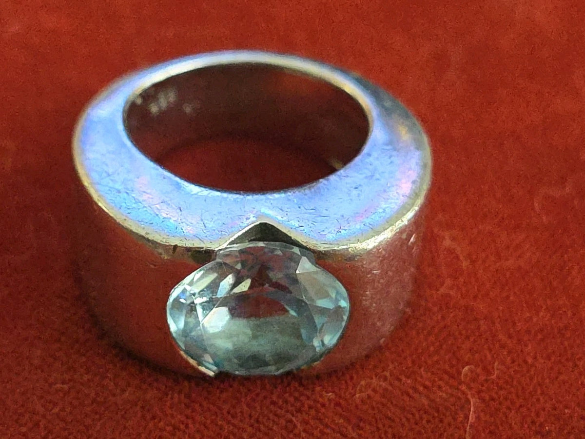 Sterling Silver 925 Thick Minimalistic Oval Cut Blue Topaz Band Ring - Size 6