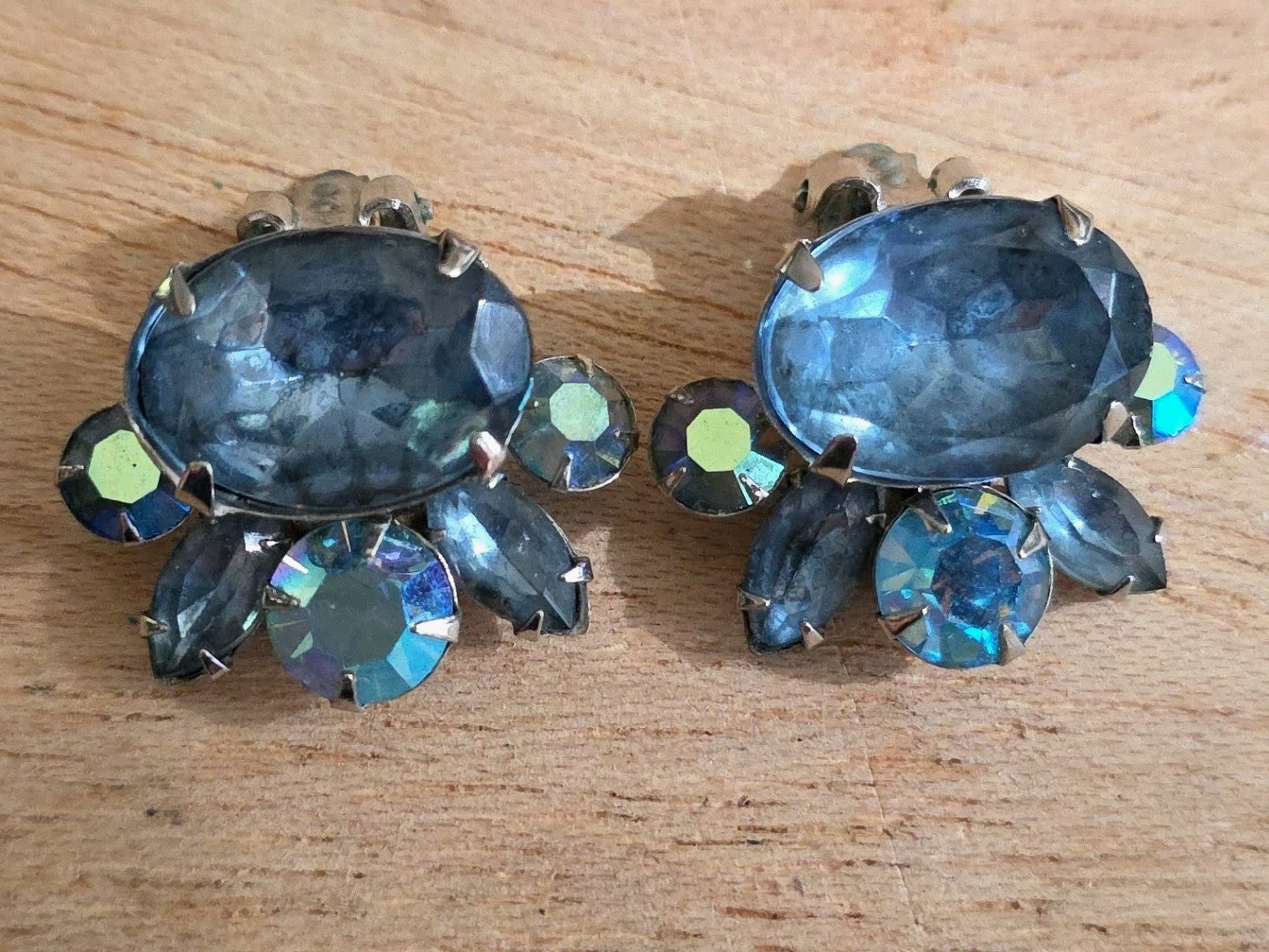 Beautiful BEAU JEWELS Aurora Borealis Crystal Blue Clip On Earrings