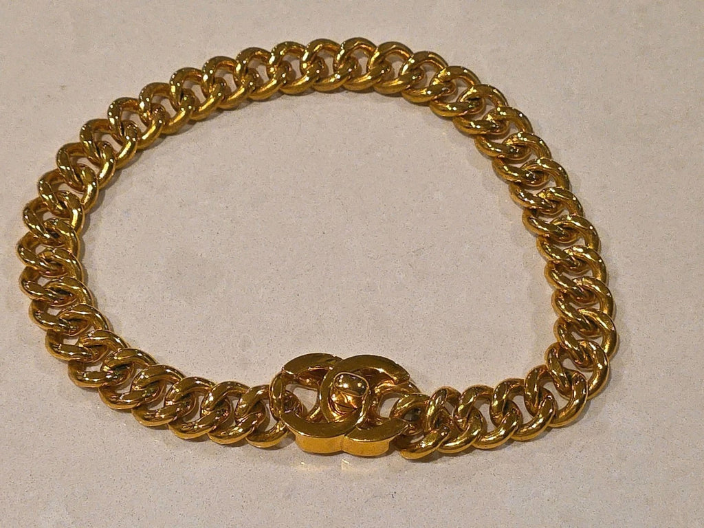 CHANEL 95A Iconic Gold Plated Logo CC Turnlock Thick Curb Chain Choker