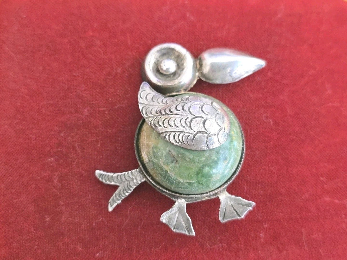 Vintage Mexican Handmade TUCAN Bird Jade Etched 925 Sterling Silver Brooch