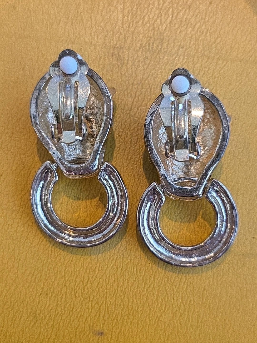 1980's Rhinestone Door Knocker Jaguar Clip on Earrings Gold/Black Head