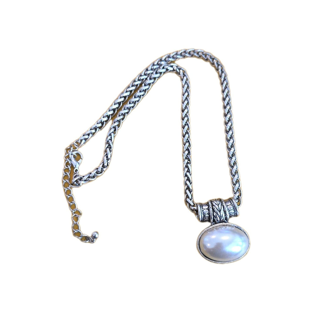 Lovely Silver Tone Faux Pearl Necklace. Measures 16"