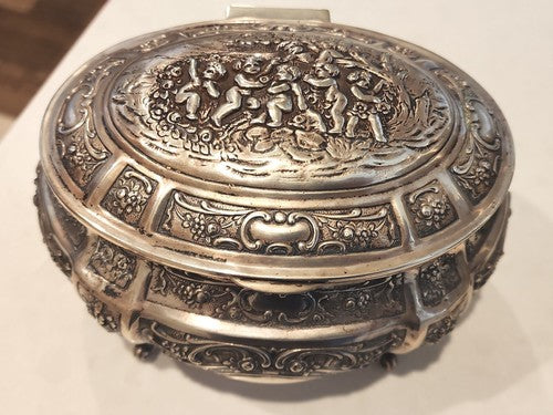 ANTIQUE STERLING SILVER HAND CHASED CHERUB DESIGNS JEWERY / ETROG BOX