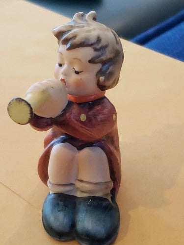 Goebel HUMMEL W. Germany 2.5" Figurine GIRL WITH TRUMPET #391 1965