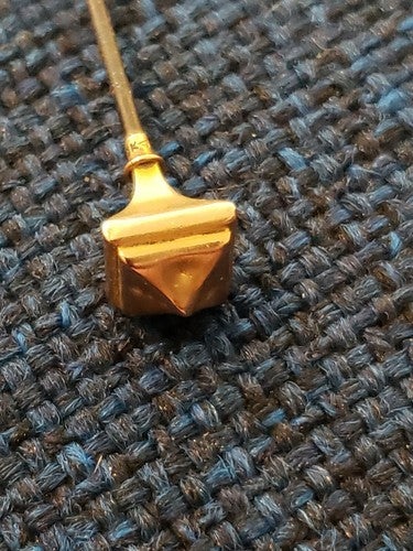 VICTORIAN 10K GOLD STREET LAMP HAT PIN STICK PIN