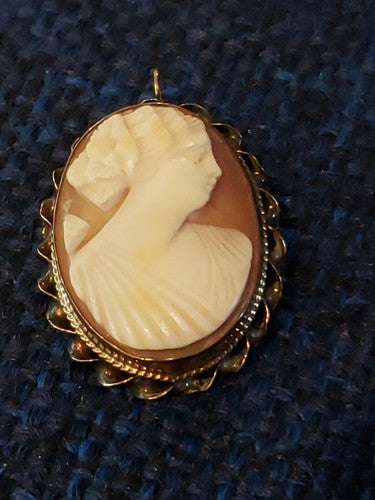 Vintage 10k Yellow Gold Shell CAMEO PIN PENDANT Brooch