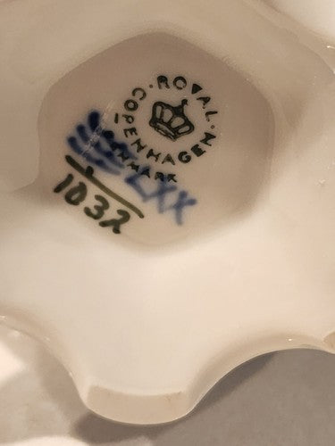 Royal Copenhagen Blue Fluted Full Lace Creamer #1032