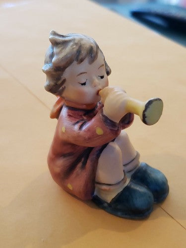 Goebel HUMMEL W. Germany 2.5" Figurine GIRL WITH TRUMPET #391 1968