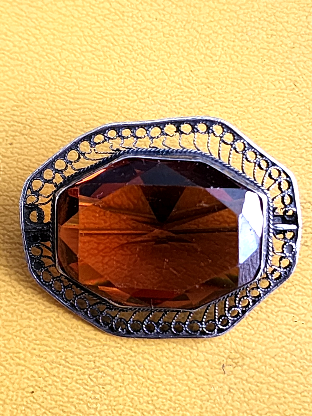 Antique Fine Filigree Amber-Colored Faceted Glass Stone Brooch Pin c 1900s