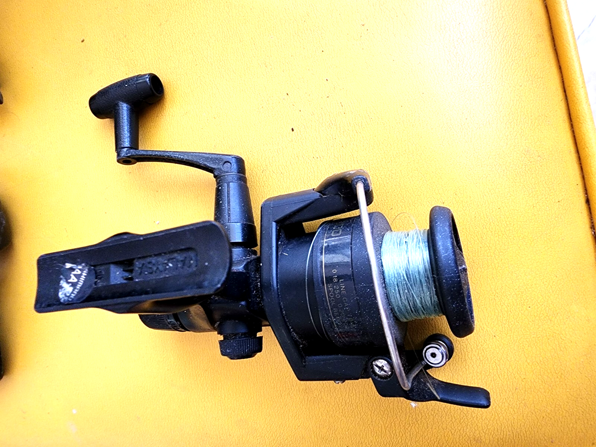 SHIMANO IX R2000  Light Action Spinning Reel 2000