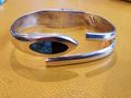 Attractive Mexican Stg. Silver & Turquoise Modernist Hinged Bracelet TN52 Taxco