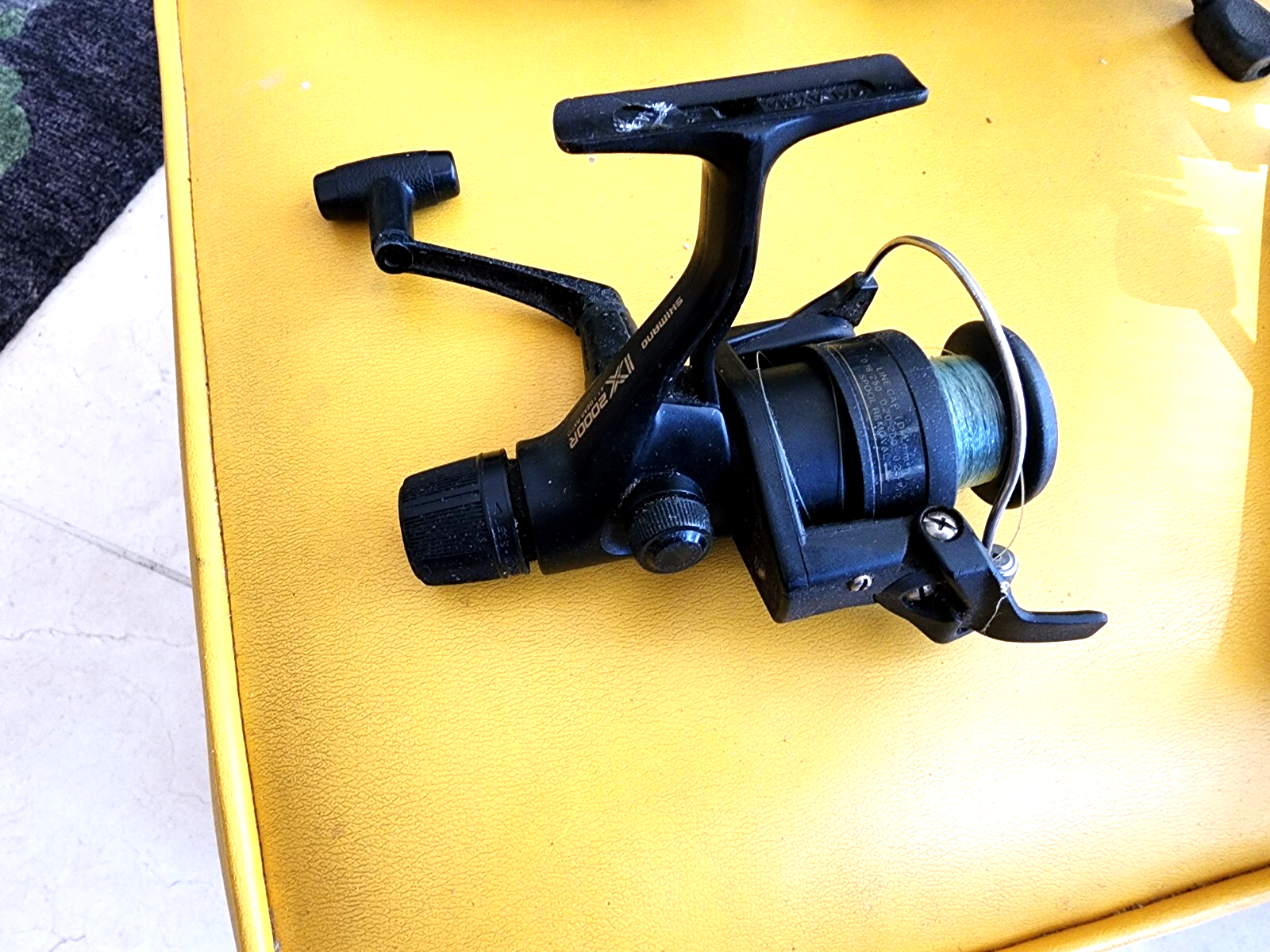 SHIMANO IX R2000  Light Action Spinning Reel 2000