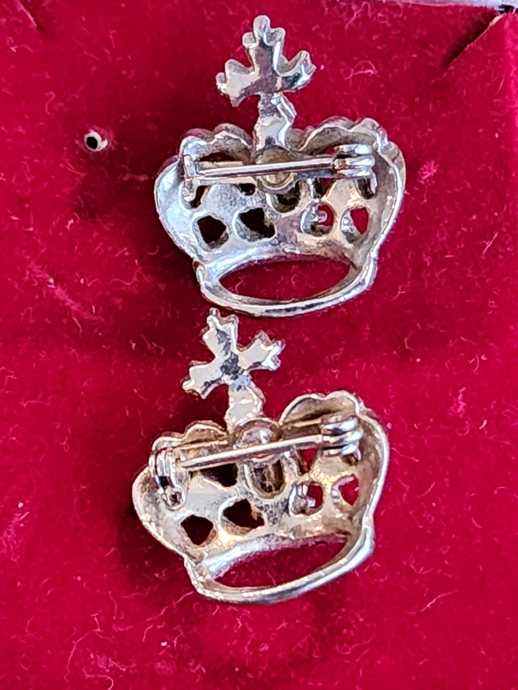 Vintage Pair Rafaelian Royal Crown Brooch Pins Jewelry Jelly Mint