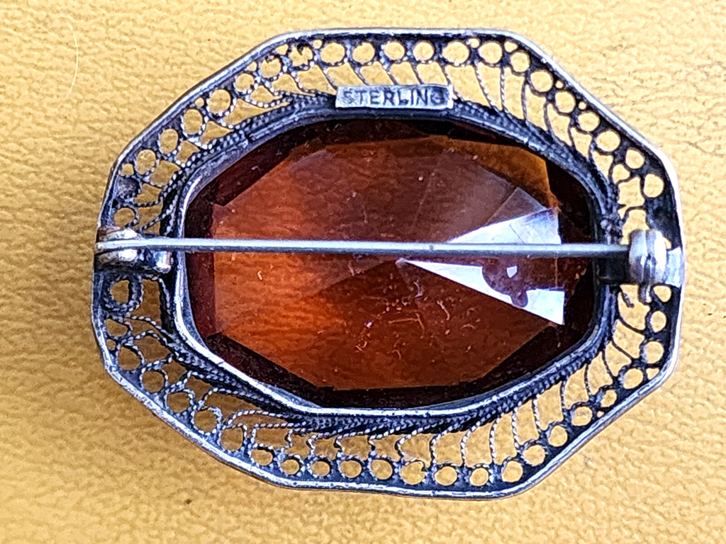 Antique Fine Filigree Amber-Colored Faceted Glass Stone Brooch Pin c 1900s