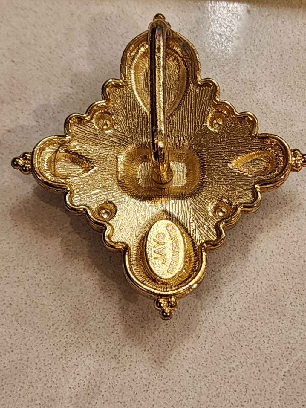 Jay Strongwater Gold Tone Scarf Brooch Pendant, Holiday Christmas Festive