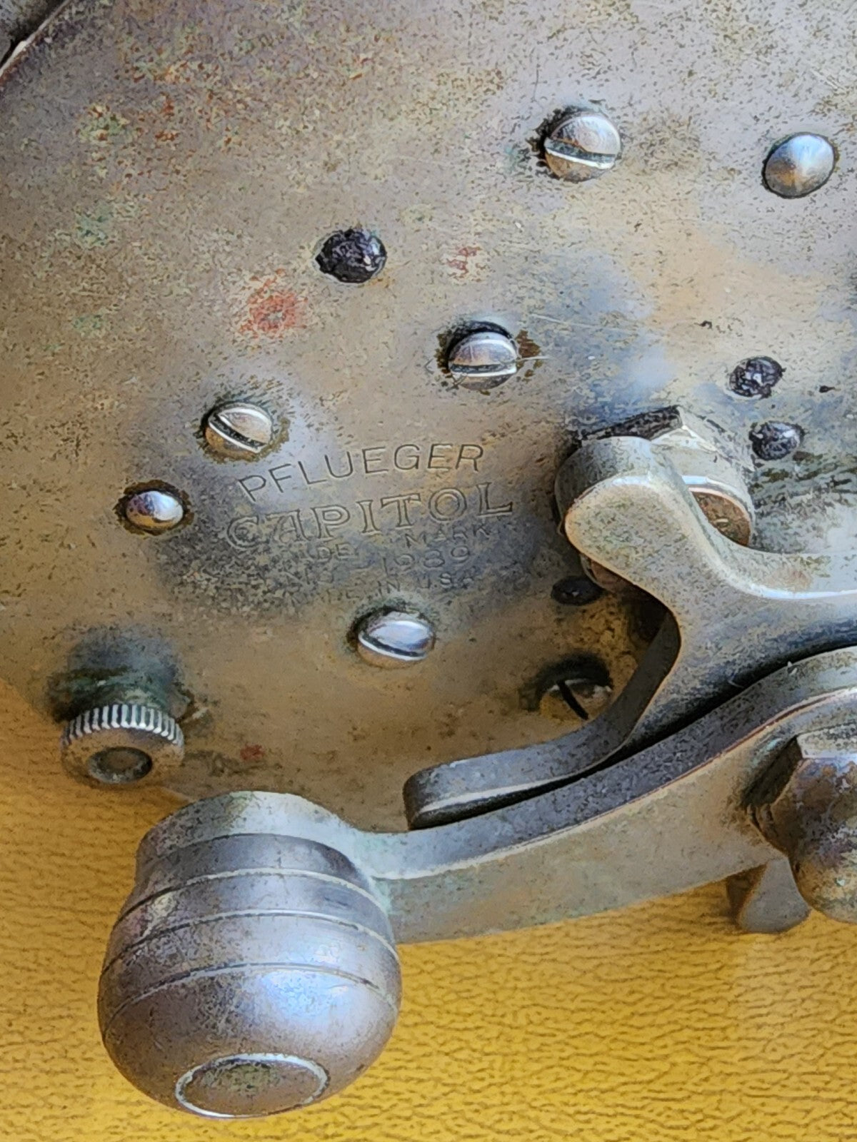 Vintage Classic Pflueger Capitol No 1989 Fishing Reel