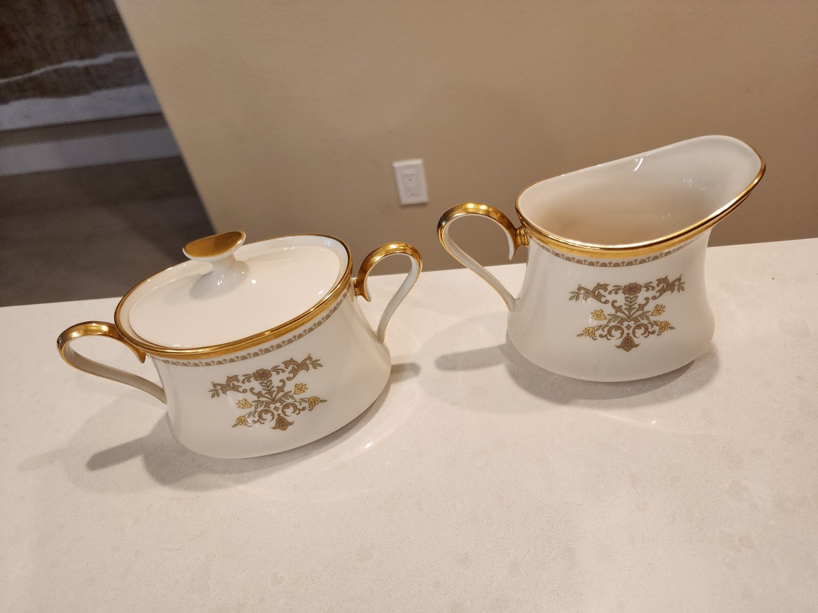 Discontinued Lenox Castle Garden Cream And Lidded Sugar