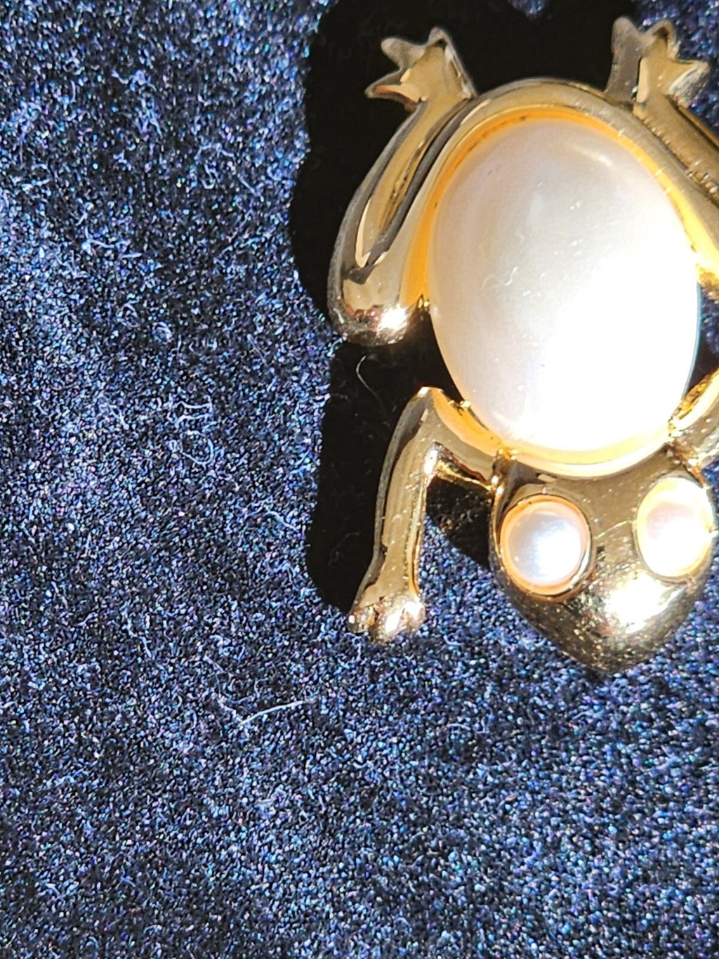 Vintage Gold Tone Faux Pearl Napier Frog Pin Brooch