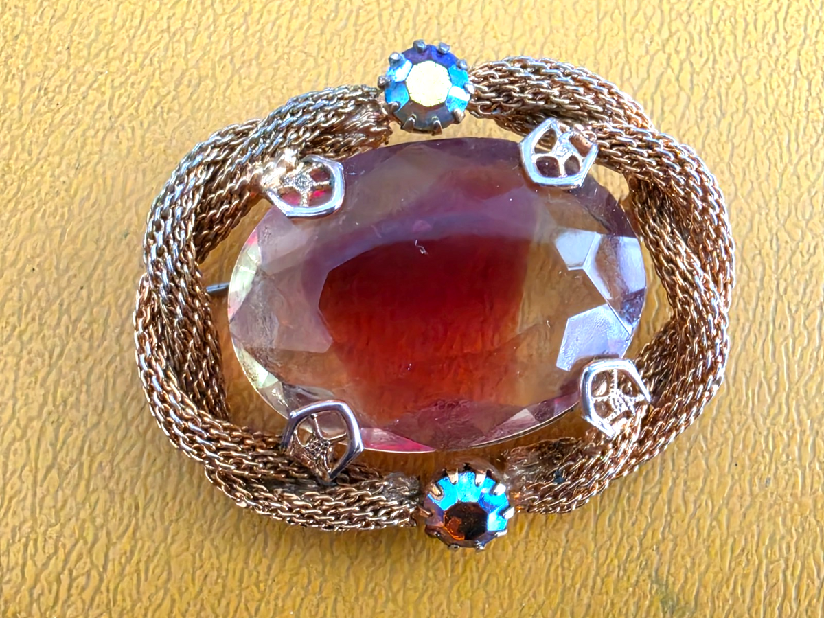 VINTAGE LARGE FACETED MULTI COLORED GLASS GOLD TONE MESH AB STONE BROOCH PIN
