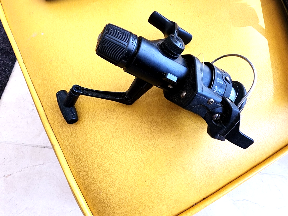 SHIMANO IX R2000  Light Action Spinning Reel 2000