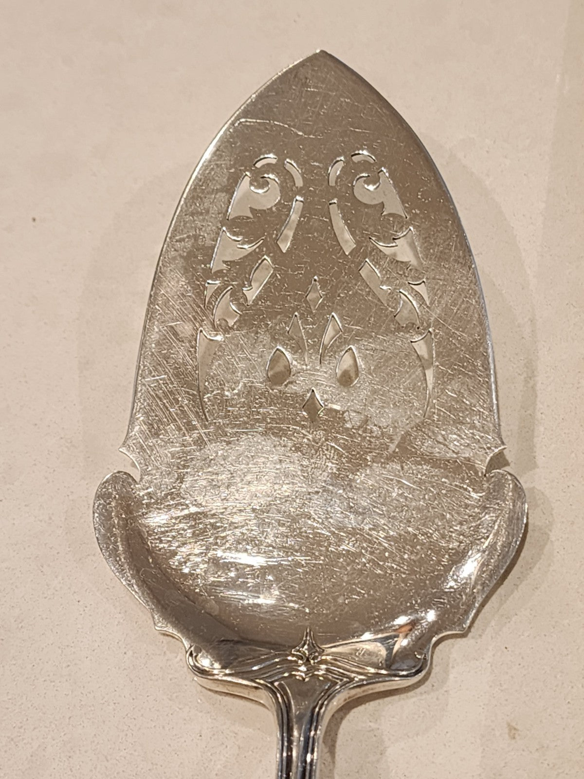 REED & BARTON HEPPLEWHITE C1907 STERLING SERVER 10"