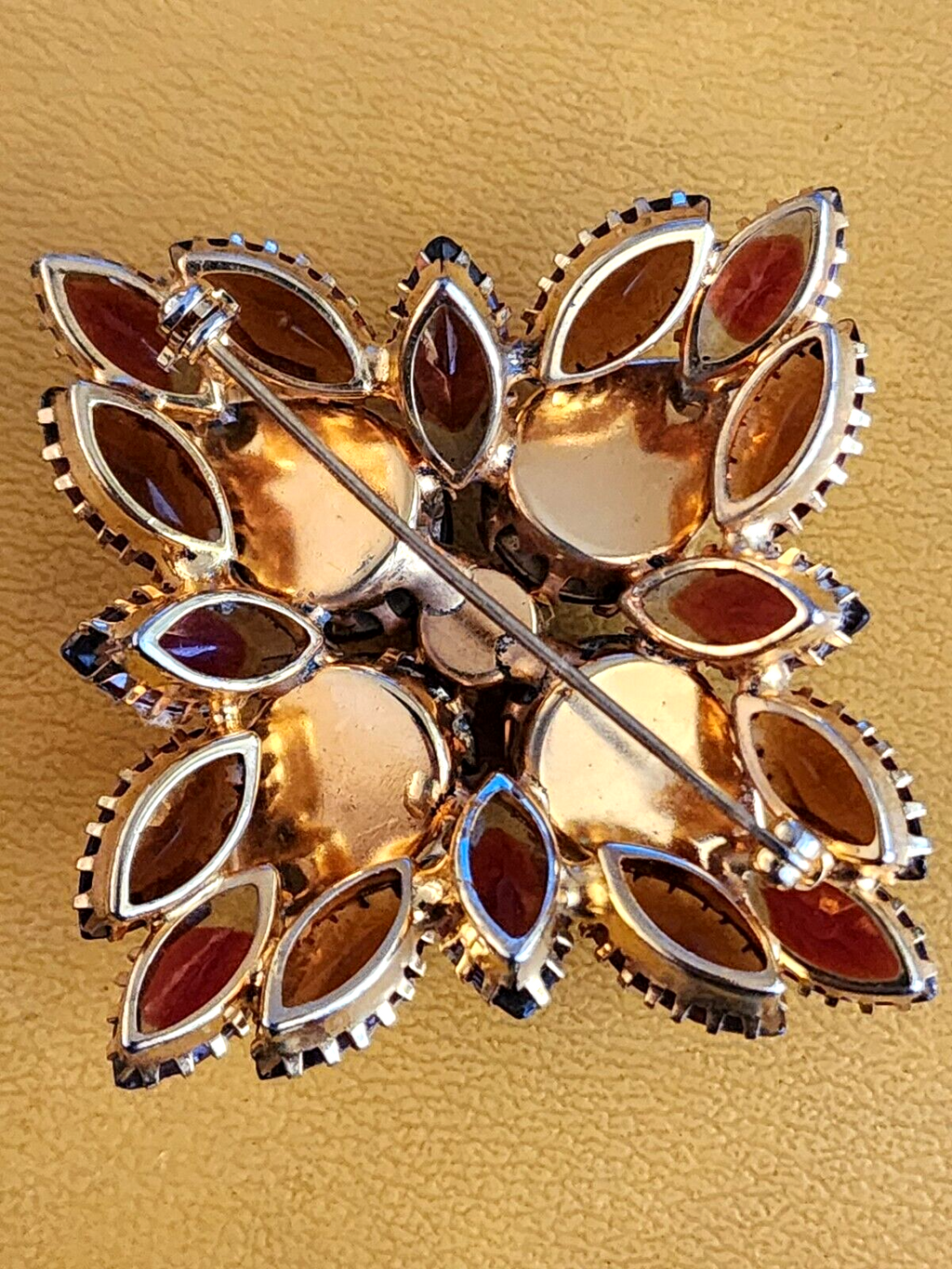 Vintage Root Beer Brown Rhinestone Crystal Brooch Gold Tone Layered