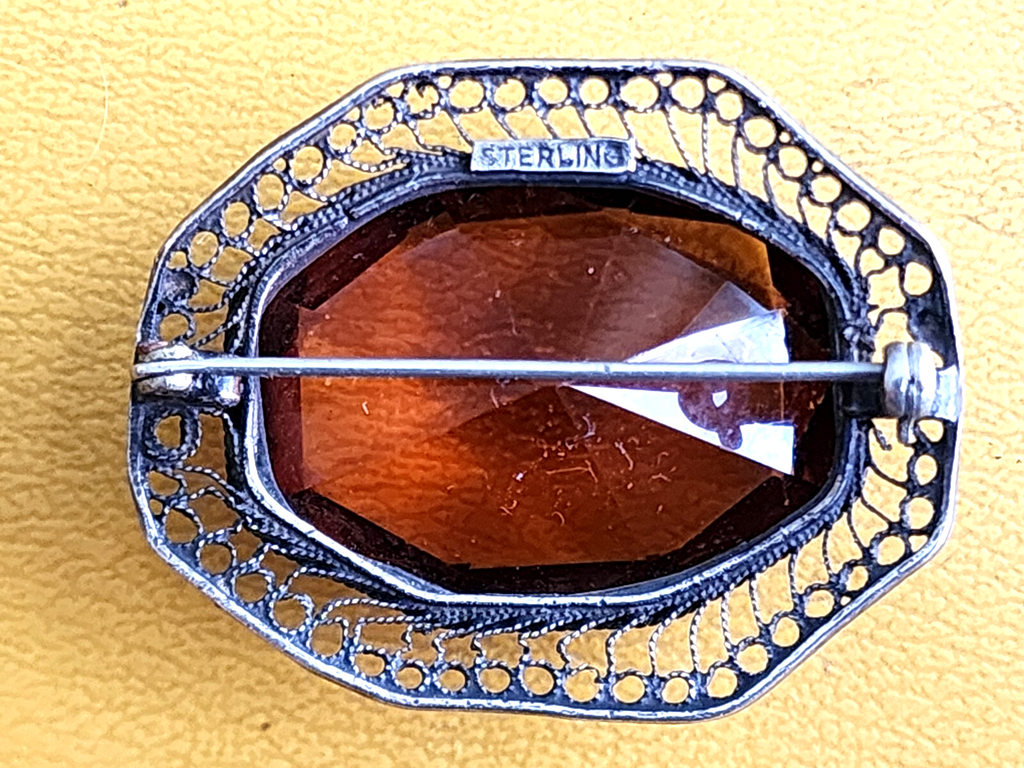 Antique Fine Filigree Amber-Colored Faceted Glass Stone Brooch Pin c 1900s