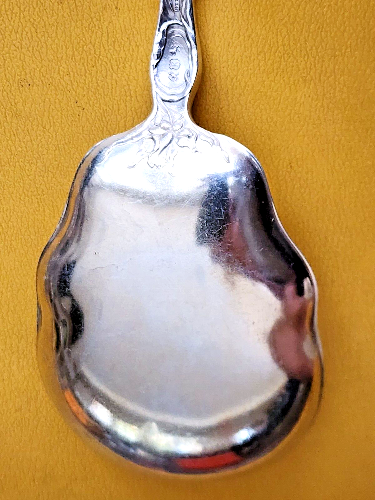 Reed & Barton - Les Cinq Fleurs Sterling Silver 9" Berry Spoon No Monogram