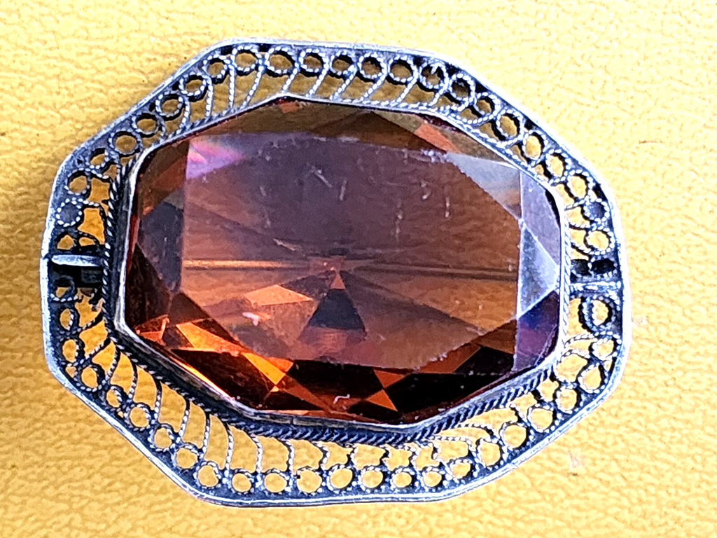 Antique Fine Filigree Amber-Colored Faceted Glass Stone Brooch Pin c 1900s