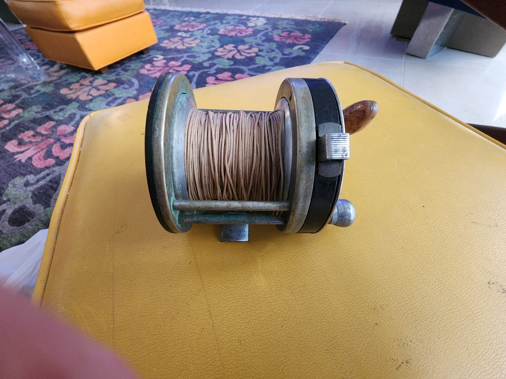 Vintage Classic Pflueger Capitol No 1989 Fishing Reel