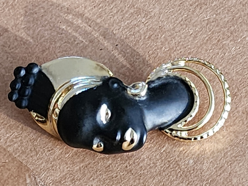 Beautiful Vintage Blackmore Brooch Pin