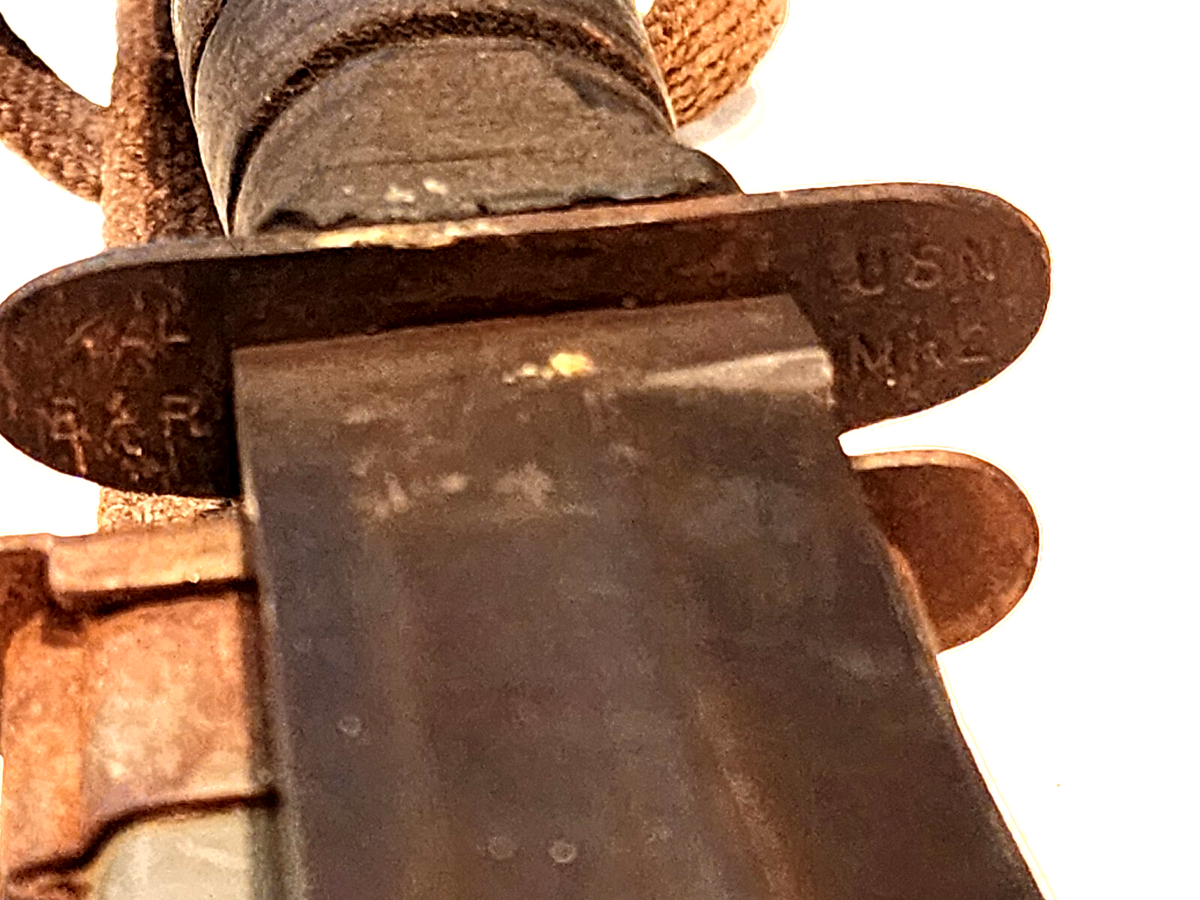 WWII US Navy Ka-Bar Mark 2 Fighting Combat Knife + USN Metal Sheath KABAR