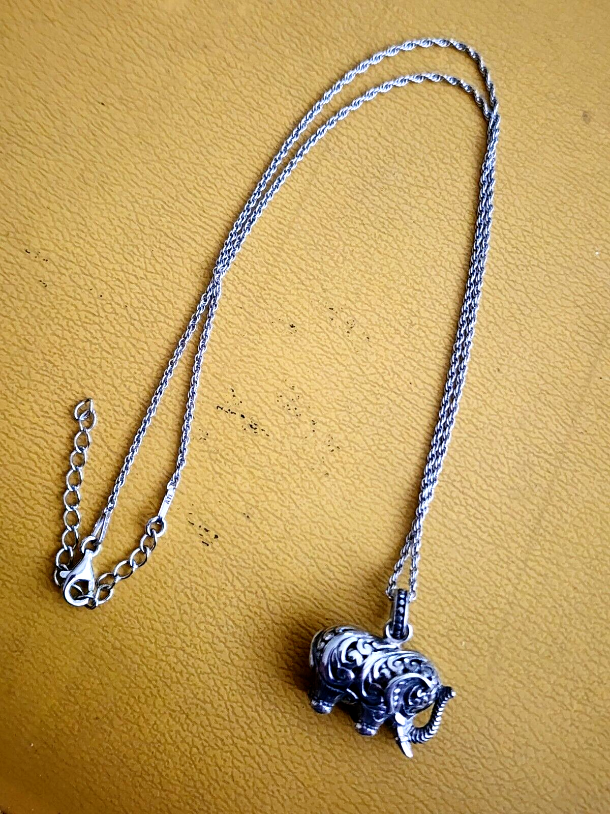 ATI Indonesia Sterling 925 Silver Bali Elephant Pendant And Necklace 17 Inches