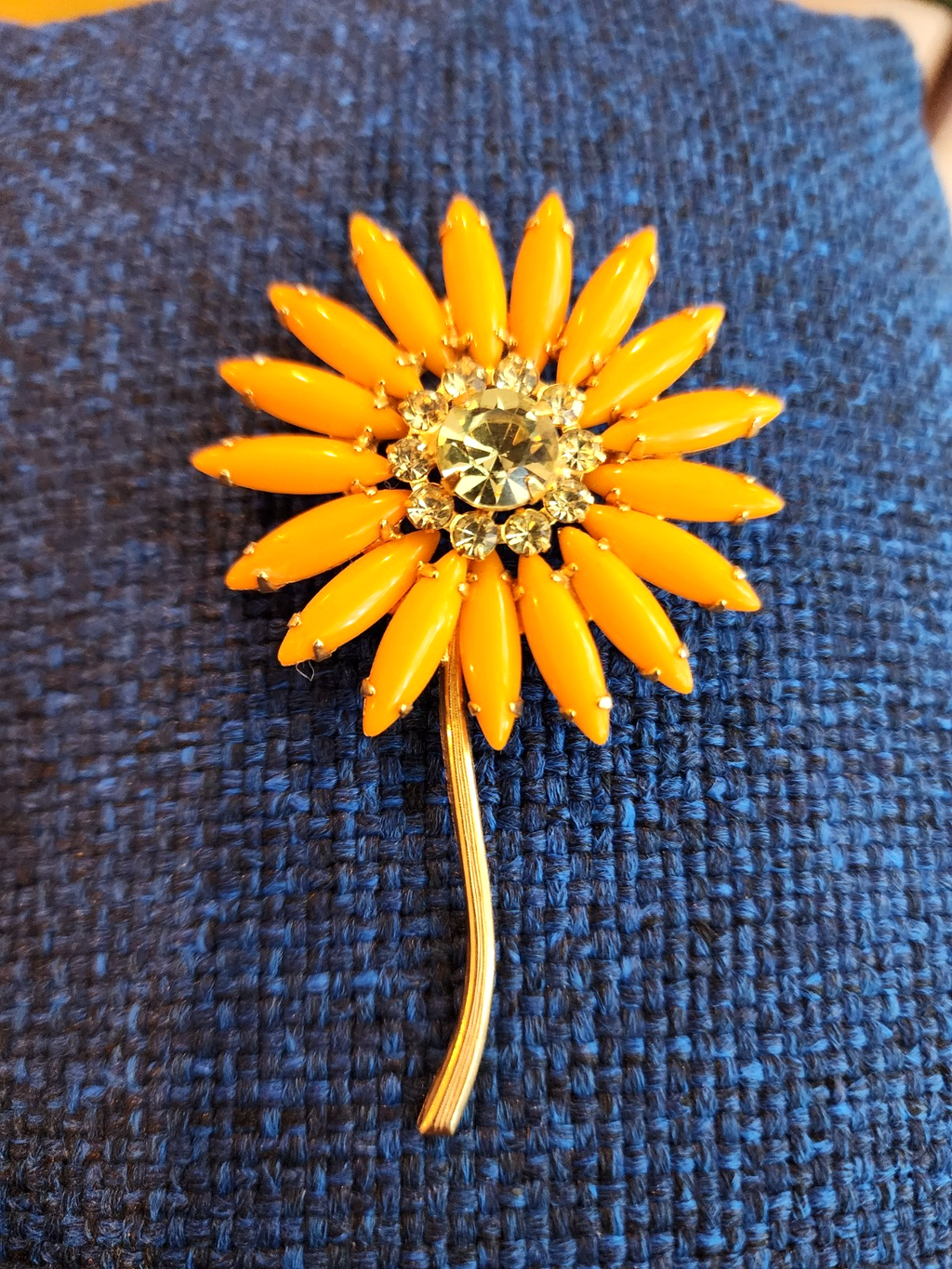 Vintage Retro Orange Rhinestones Daisy Pin