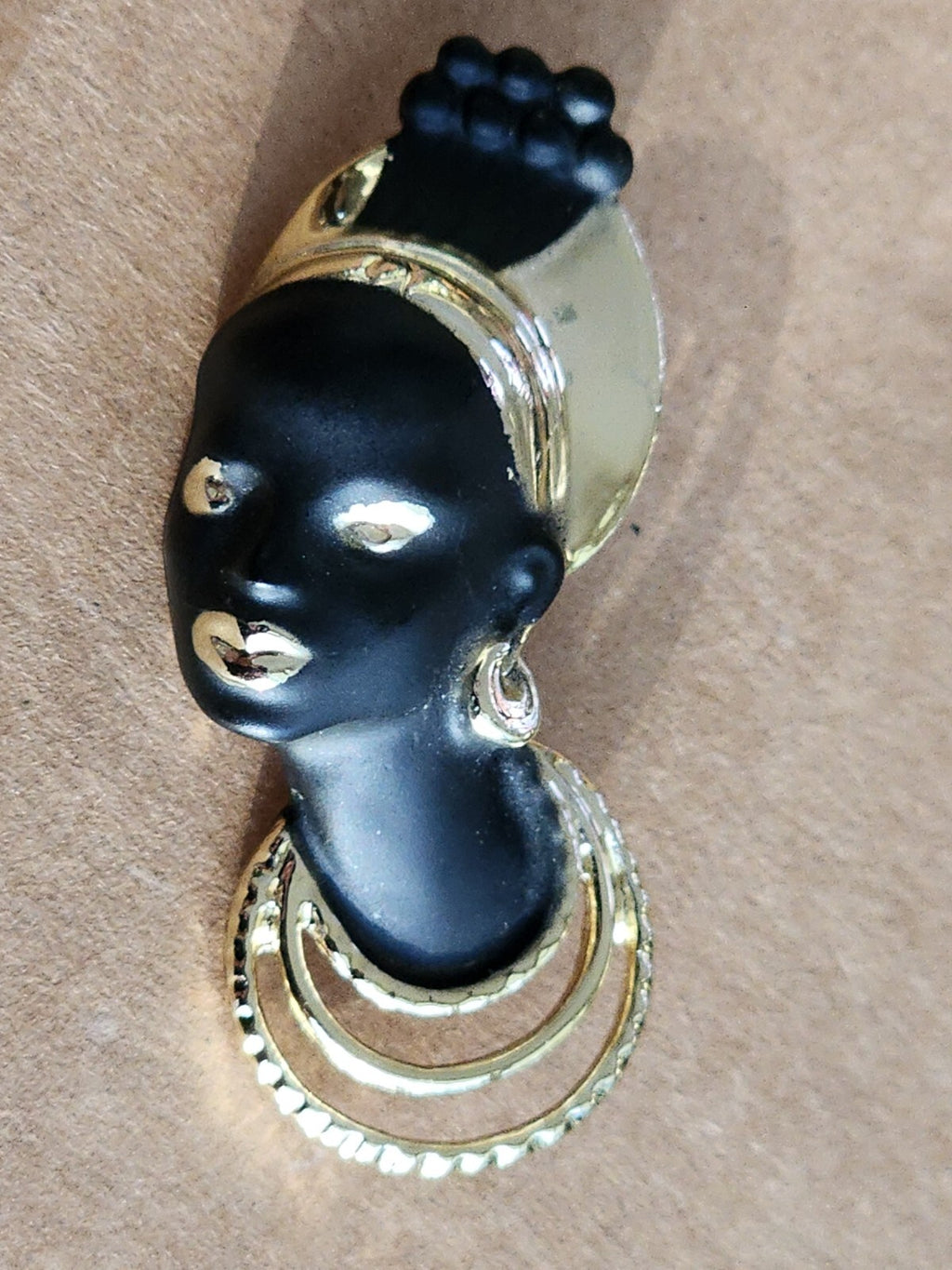 Beautiful Vintage Blackmore Brooch Pin