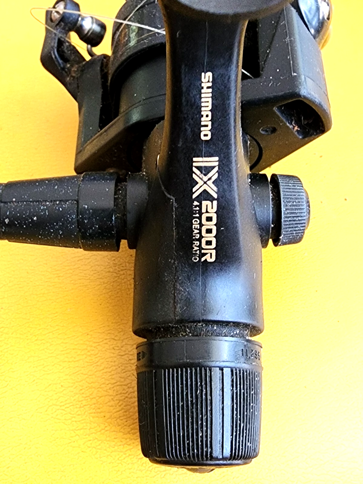 SHIMANO IX R2000  Light Action Spinning Reel 2000