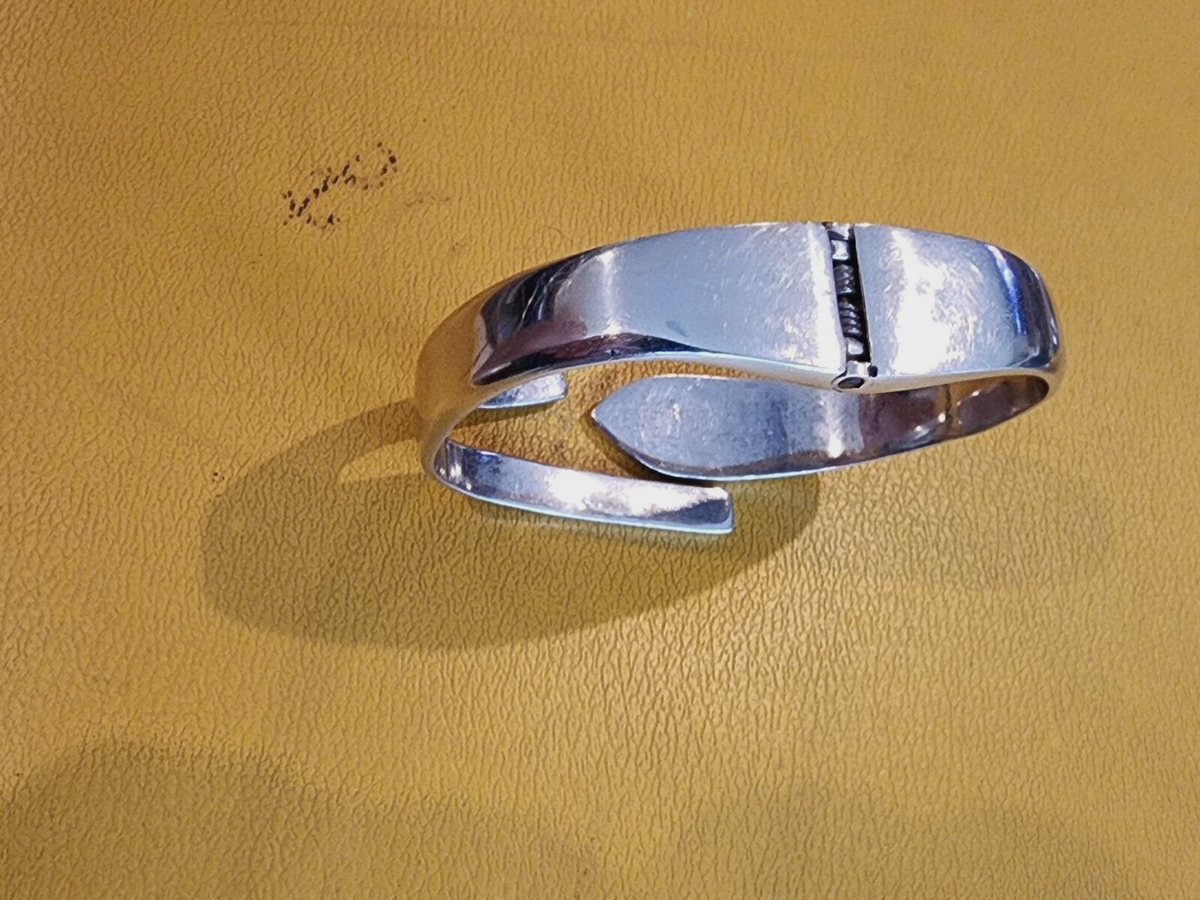 Attractive Mexican Stg. Silver & Turquoise Modernist Hinged Bracelet TN52 Taxco