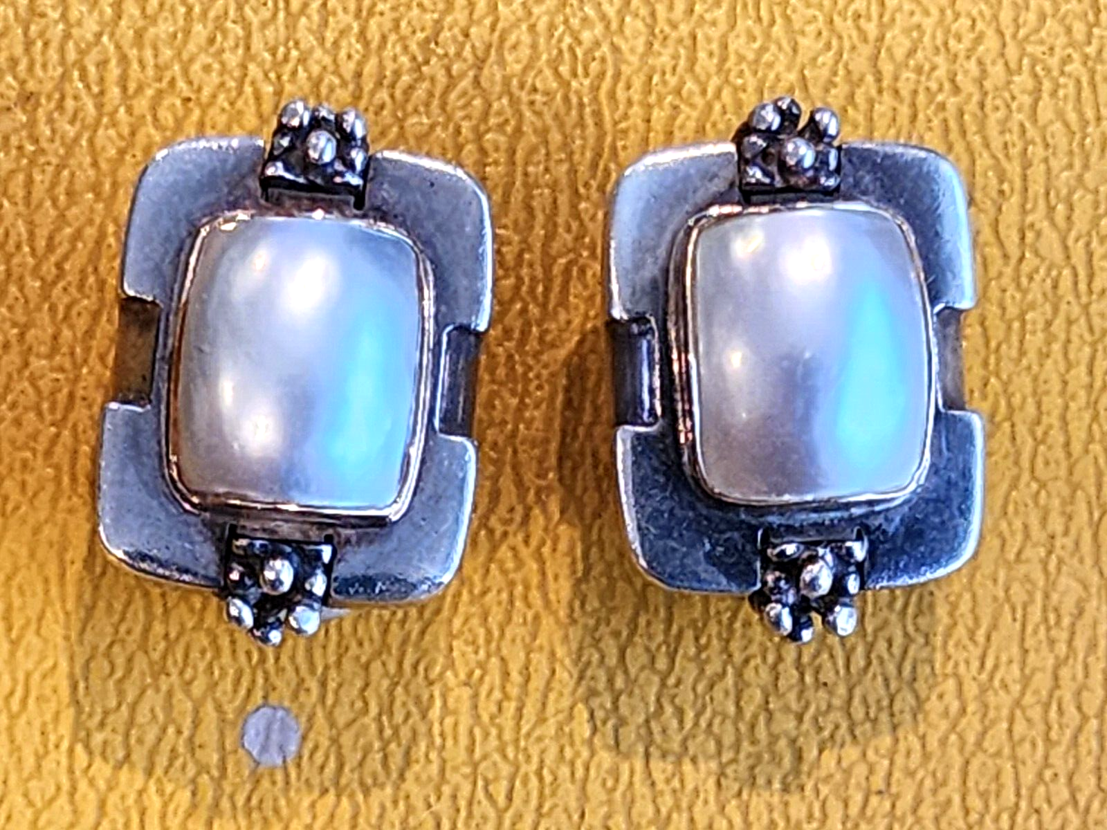 Modernist Michael Dawkins Sterling Silver 925 Clip On Earrings Mother of Pearl
