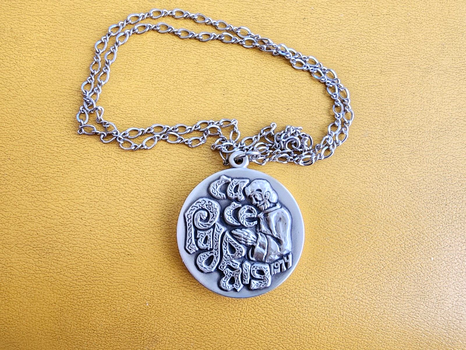 Saint Patricks Day Decorations 1974 Pendant Sterling Silver Wight 38.1g