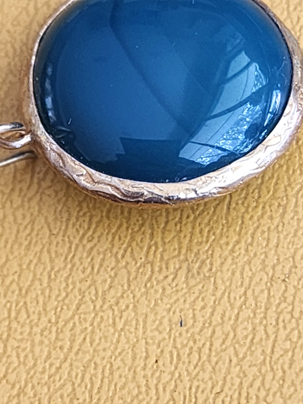 VINTAGE DARK BLUE CABOCHON YELLOW GOLD TONE EARRINGS