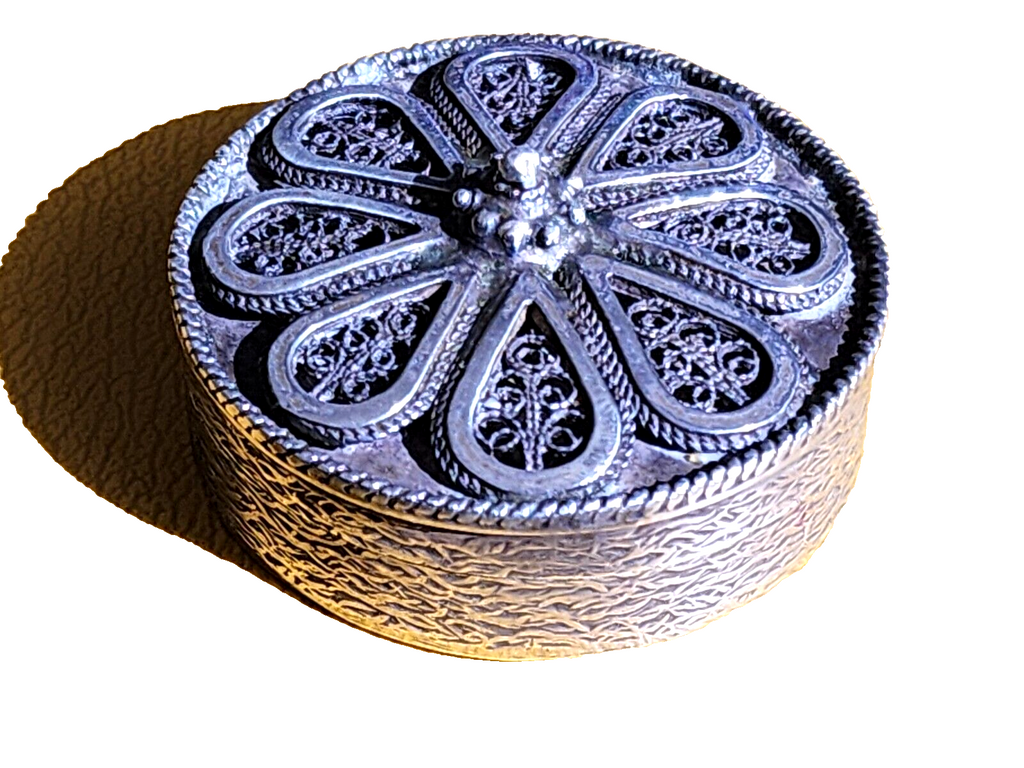 Vintage Small Round Filigree Pill Box 925 Sterling Silver