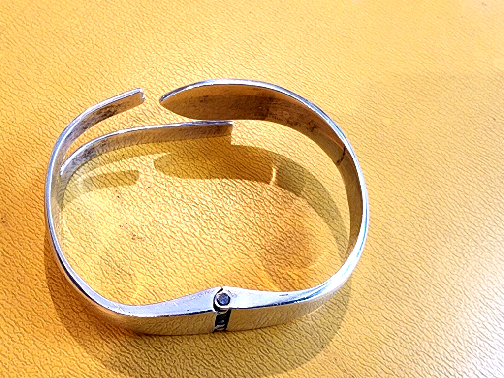 Attractive Mexican Stg. Silver & Turquoise Modernist Hinged Bracelet TN52 Taxco