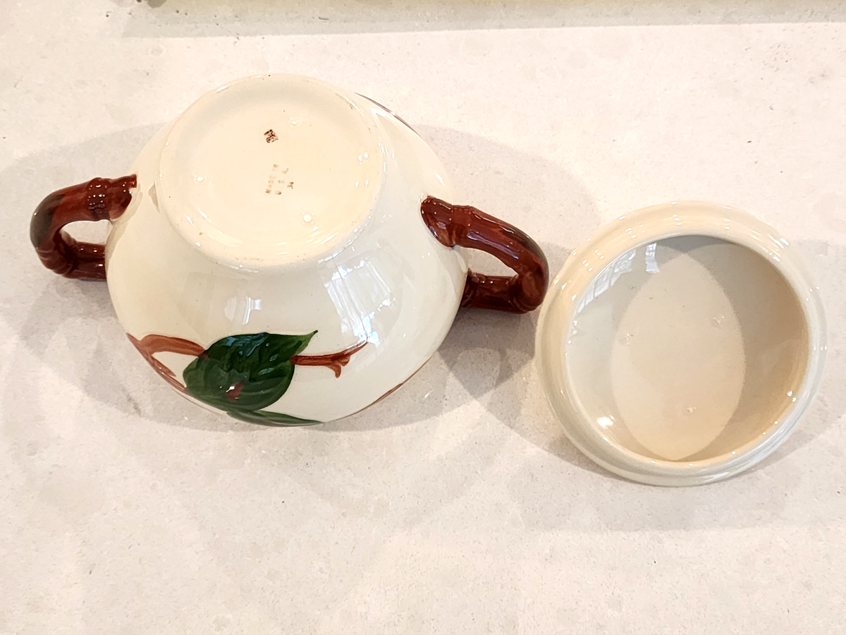 Vintage Franciscan Apple Sugar Bowl and Lid USA made 3 1/2"