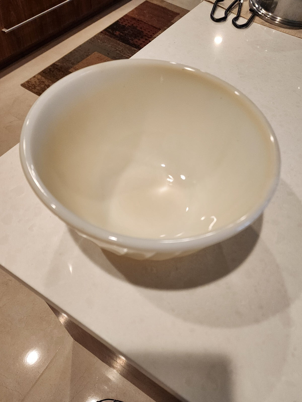 Vintage Fire-King Swirl Ivory 9" Mixing Bowl Oven Ware USA Excellent Condition