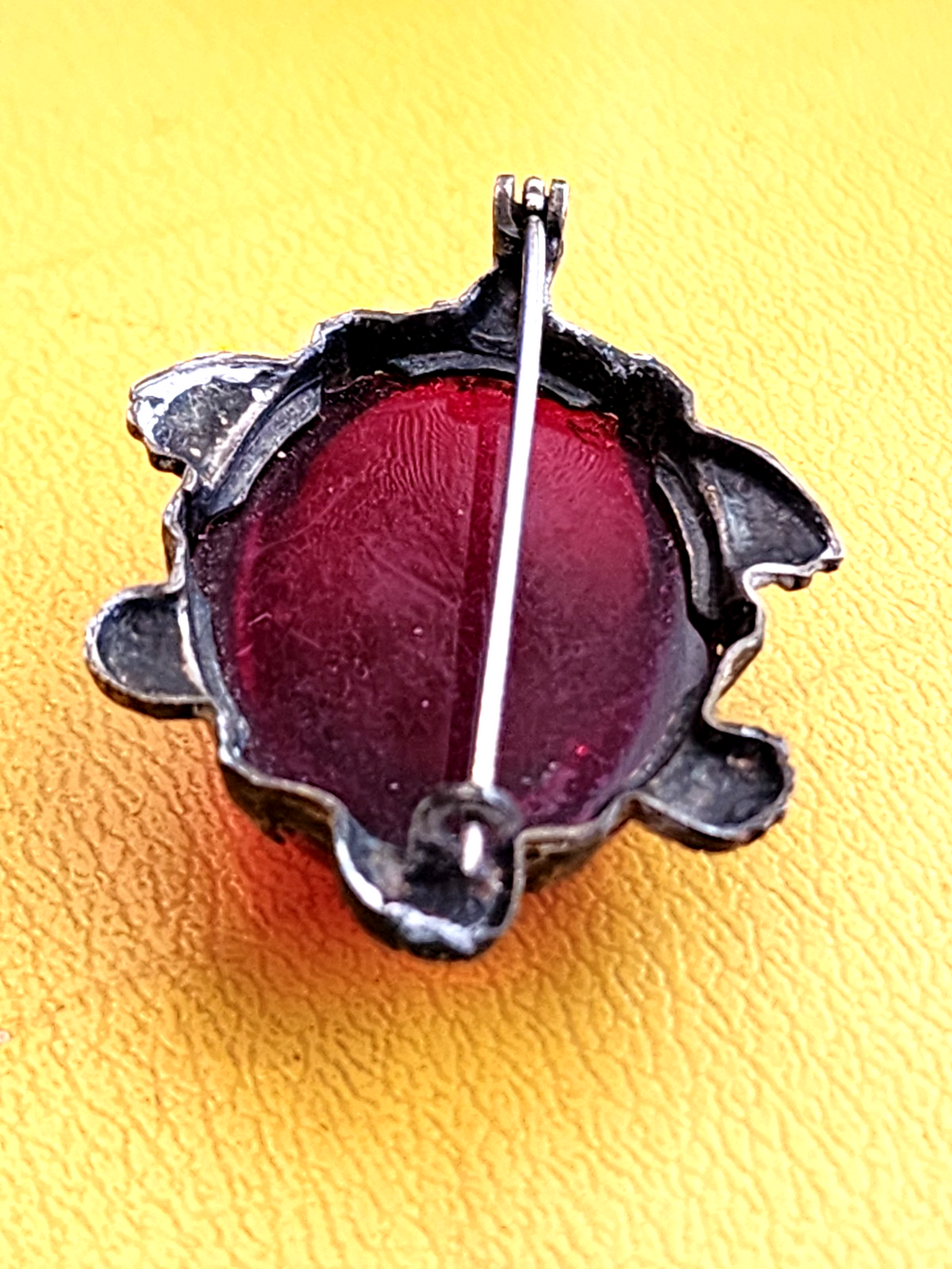 Vintage Turtle RED JELLY BELLY Lucite with Red Eyes Brass Tone Brooch Pin - 1" L